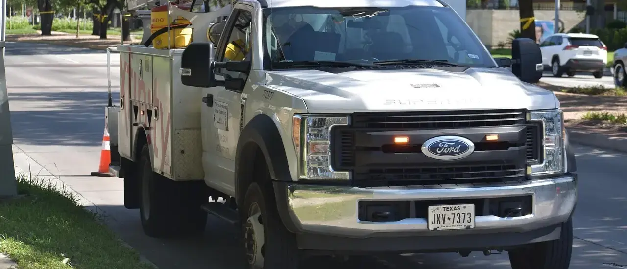 9 måder at skjule ledninger bag et væghængt tv