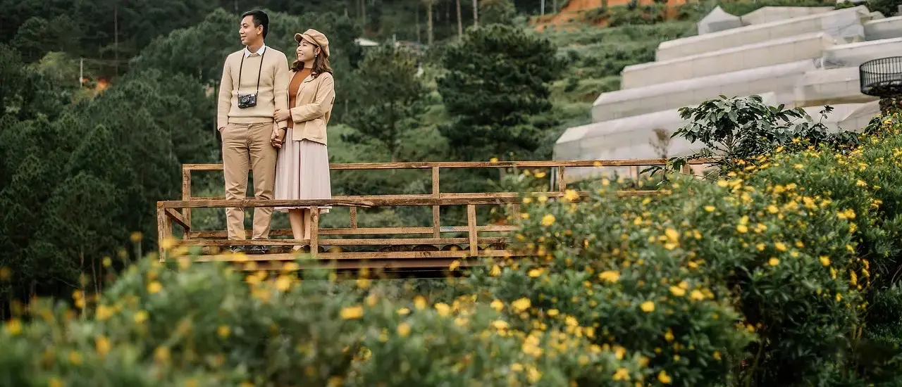 Hvad koster en træterrasse? Den komplette prisguide med materialer, arbejdskraft og sparetips