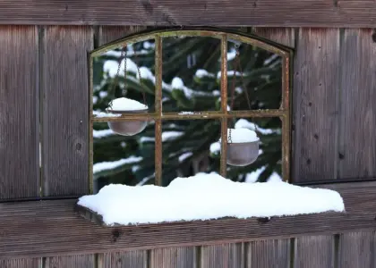 Hvordan sætter man hegn op? 7 nemme trin til et holdbart og pænt hegn