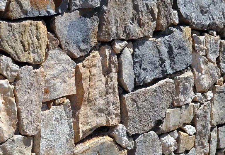 Hvordan spartler man en gipsvæg? Trin for trin: Få en glat, professionel finish