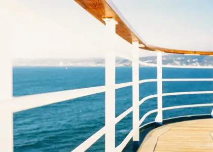 Kan man montere et terrasserækværk uden at bore i terrassebrædderne?